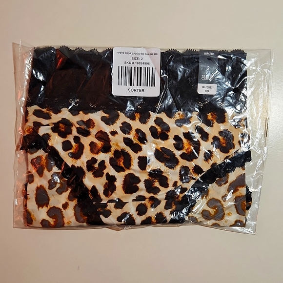 ❤️NWT VINTAGE TORRID ANIMAL PRINT HIPSTER LACE TRIM LATTICE BACK PANTY - Picture 4 of 12